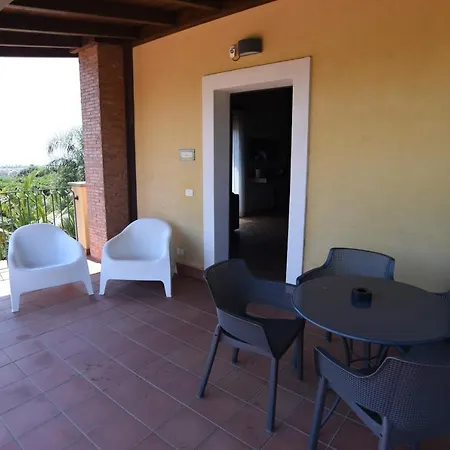 Feudogrande Bio Relais Bed & Breakfast 3*
